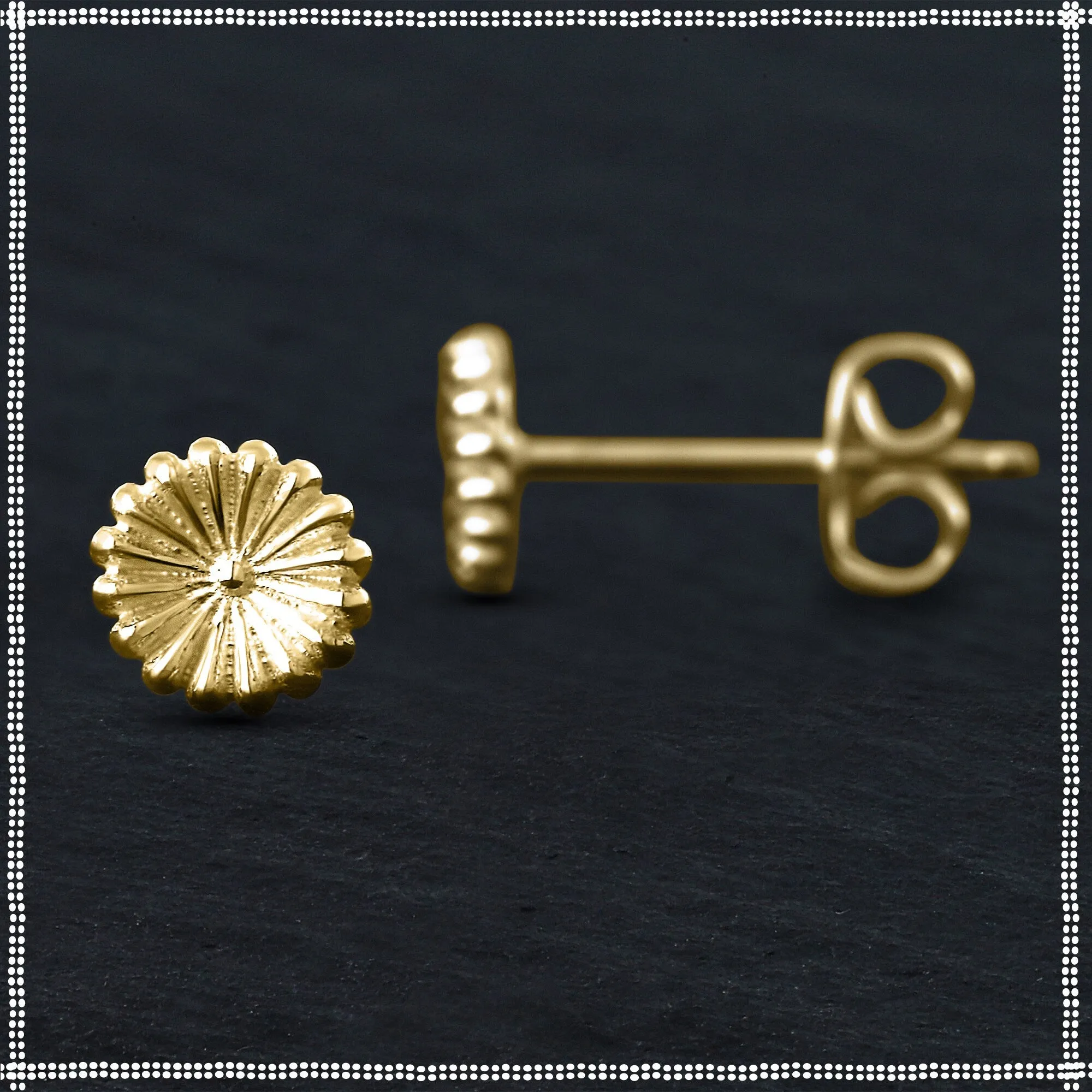 14k Gold Dainty Stud Earrings | Hanabi