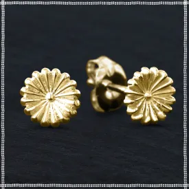 14k Gold Dainty Stud Earrings | Hanabi