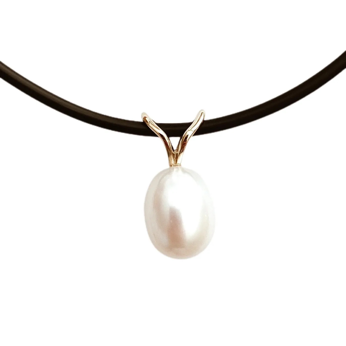 9ct Gold Pearl Pendant "Fishtail"