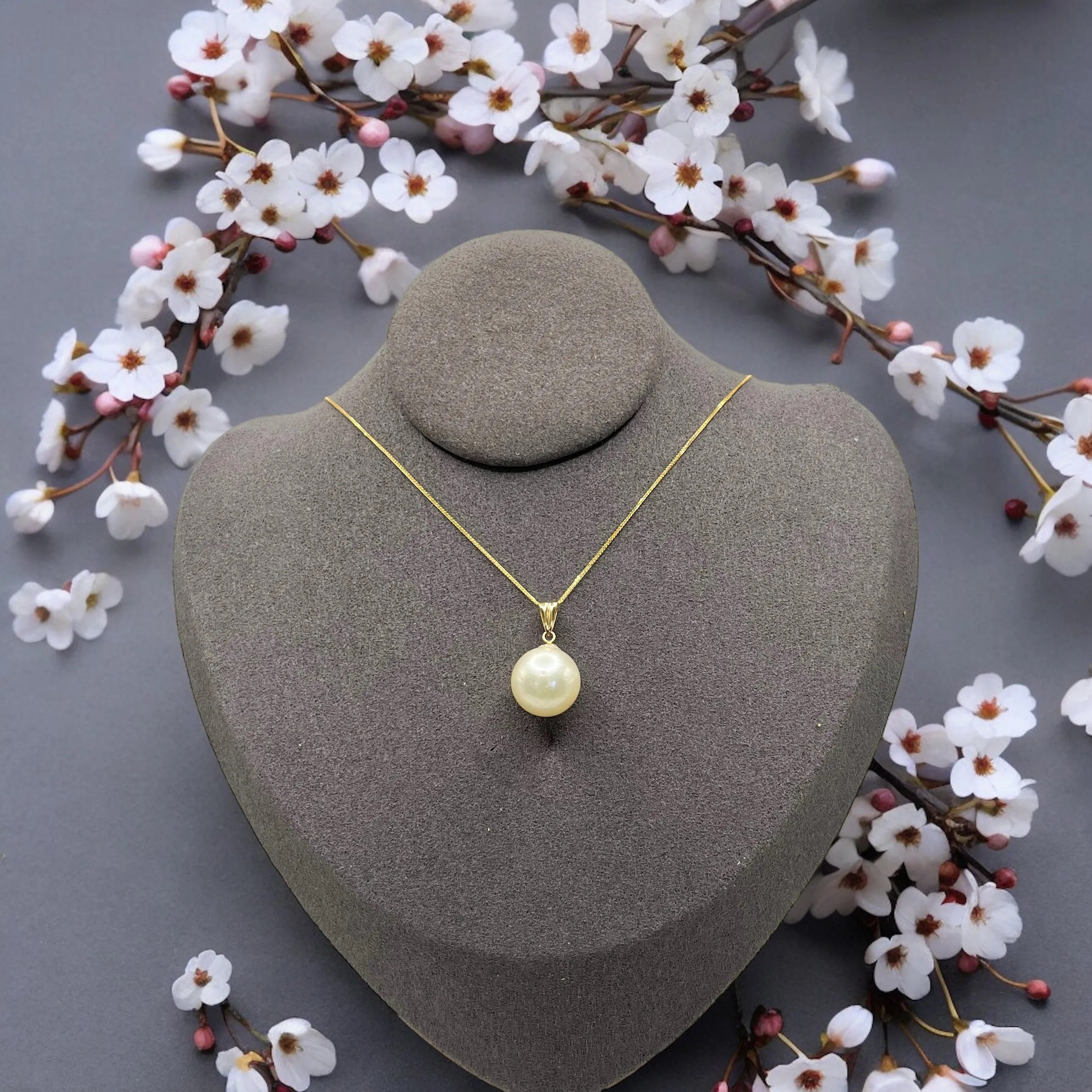 CHAMPAGNE SOUTH SEA PEARL PENDANT WITB GOLD CHAIN