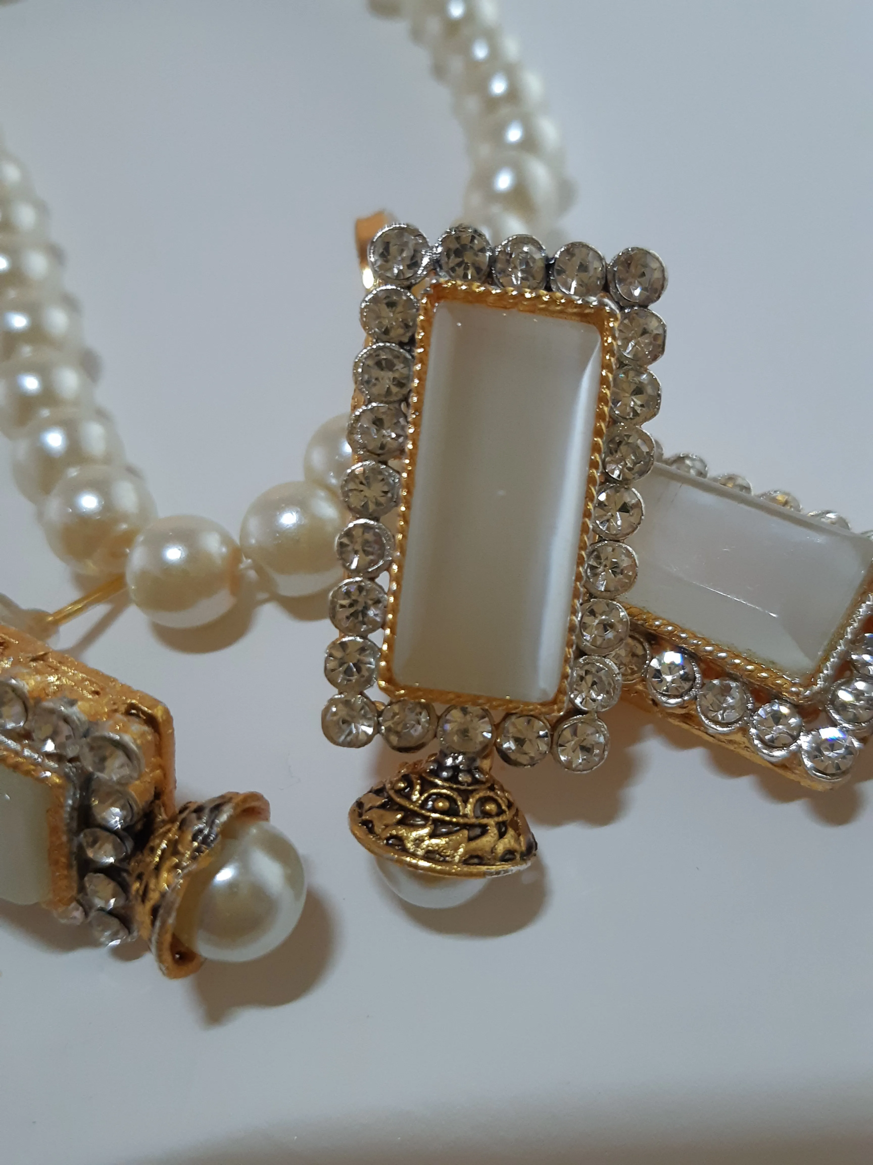 Glimpse in the Sun Golden Base Pendant Set