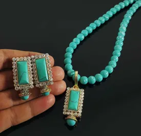 Glimpse in the Sun Golden Base Pendant Set
