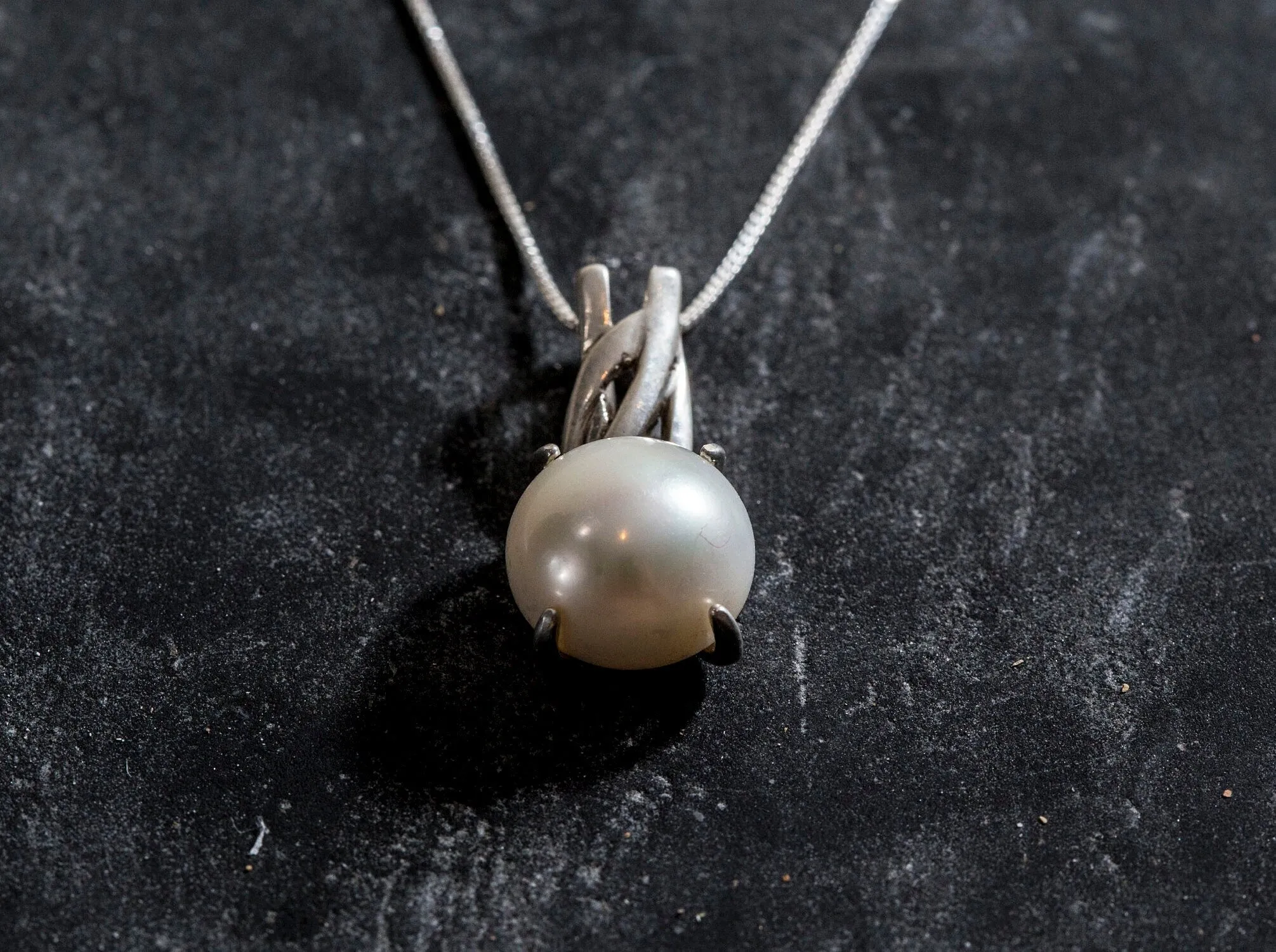 White Pearl Necklace - Genuine Pearl Necklace -  White Vintage Pendant