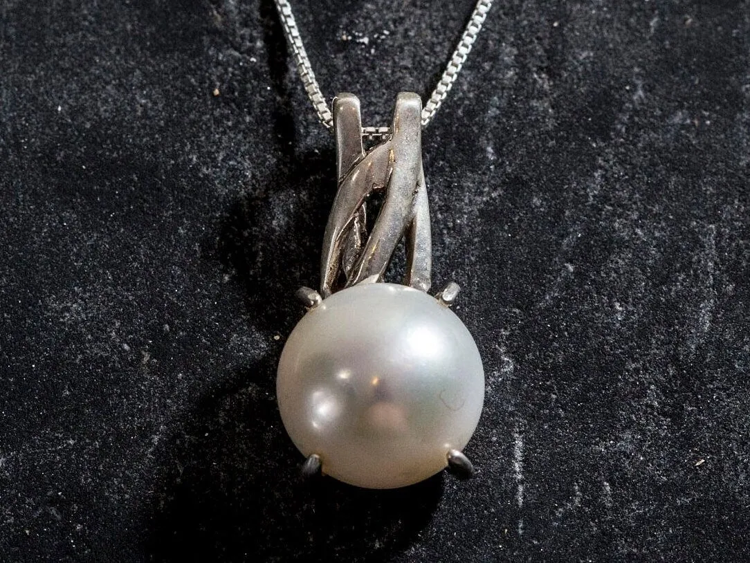 White Pearl Necklace - Genuine Pearl Necklace -  White Vintage Pendant